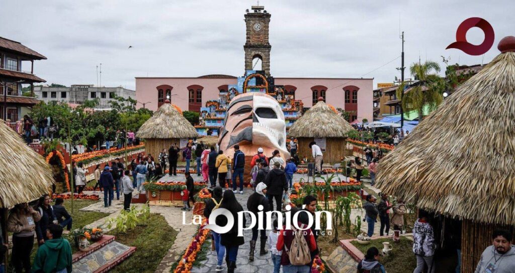 Julio Menchaca encabeza festividades del Xantolo en Huejutla