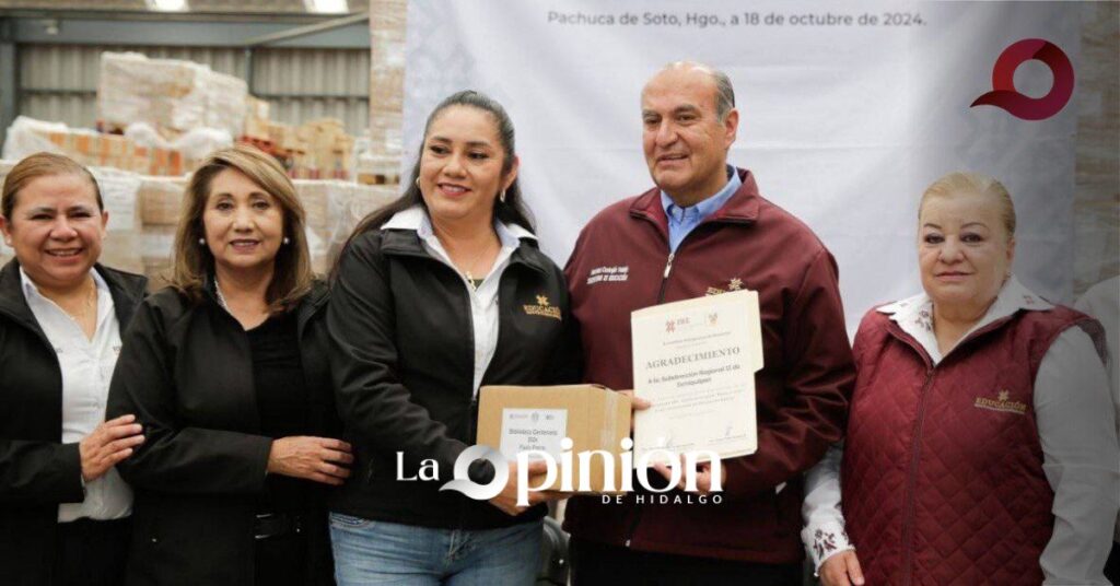 Banderazo de salida para la entrega de bibliotecas SEP Centenaria, colección Paulo Freire en Hidalgo