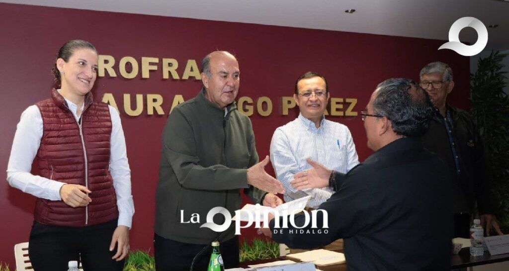 SEPH entrega plazas a docentes del Instituto Hidalguense de Educación