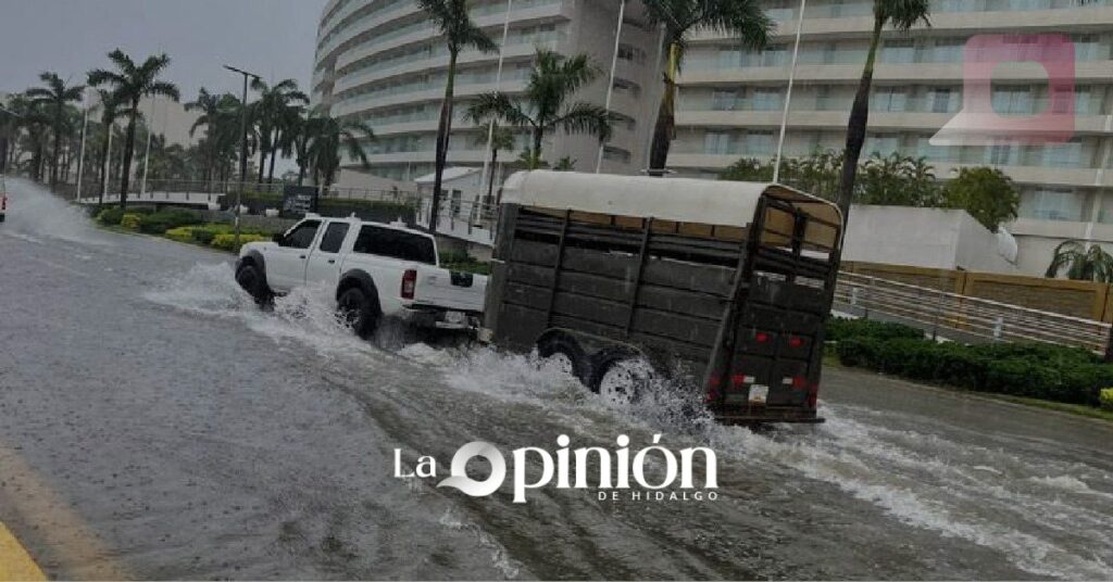 Acapulco despierta entre inundaciones