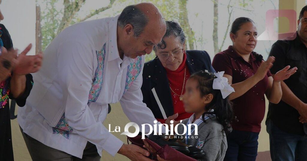 Titular del IHE visitó escuelas del municipio de Lolotla