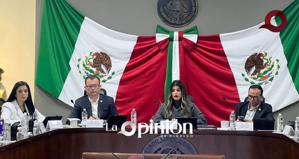 Pretenden colocar en letras doradas AMLO en el Congreso