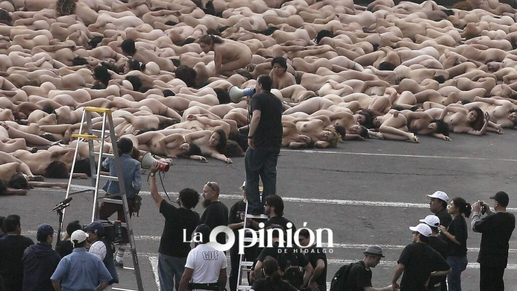 Spencer Tunick busca regresar a México para crear bandera con cuerpos