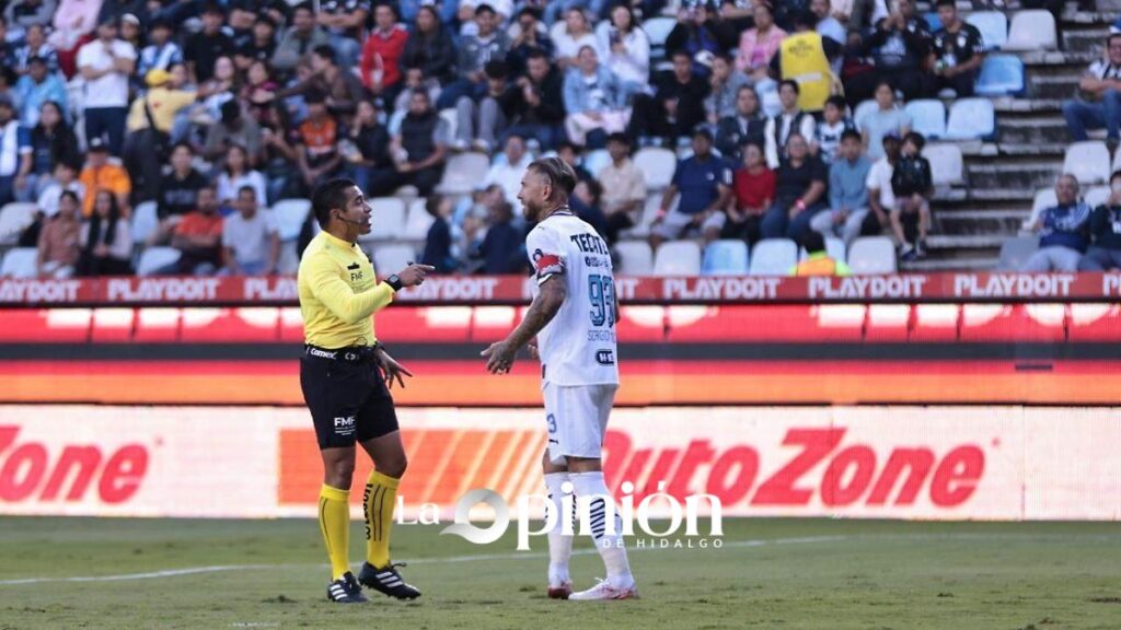 Árbitros suspenden servicios en Liga Invitación Cruz Azul por agresiones