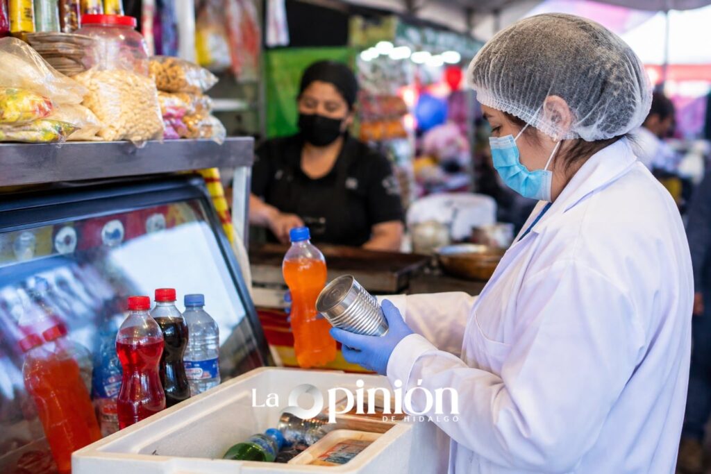 Decomisan alimentos caducados en 3 comercios de Tulancingo Decomisan alimentos caducados en 3 comercios de Tulancingo