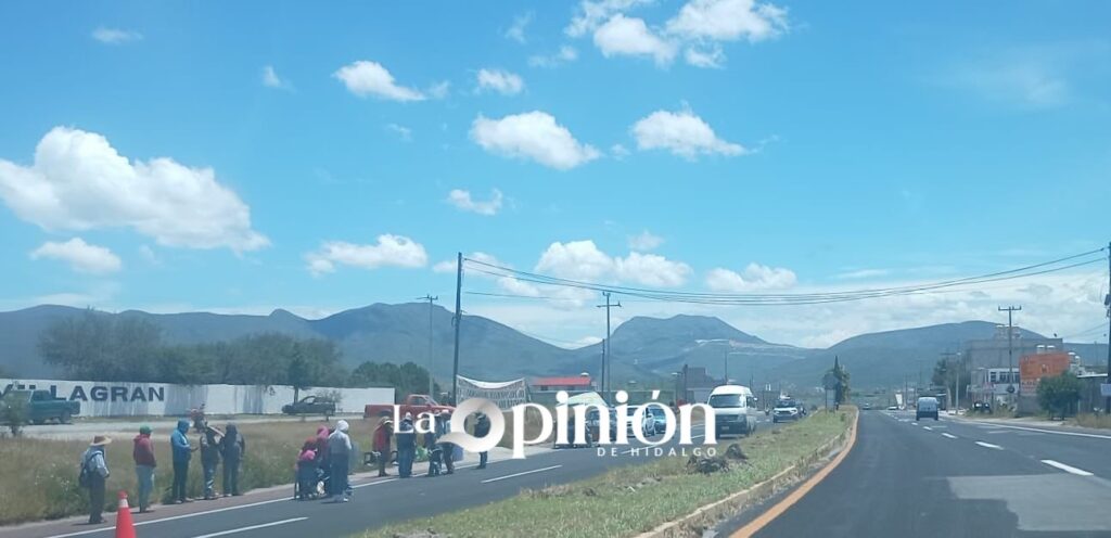 Bloqueo en Ixmiquilpan: exigen liberar a 3 detenidos por conflicto agrario Bloqueo en Ixmiquilpan: exigen liberar a 3 detenidos por conflicto agrario